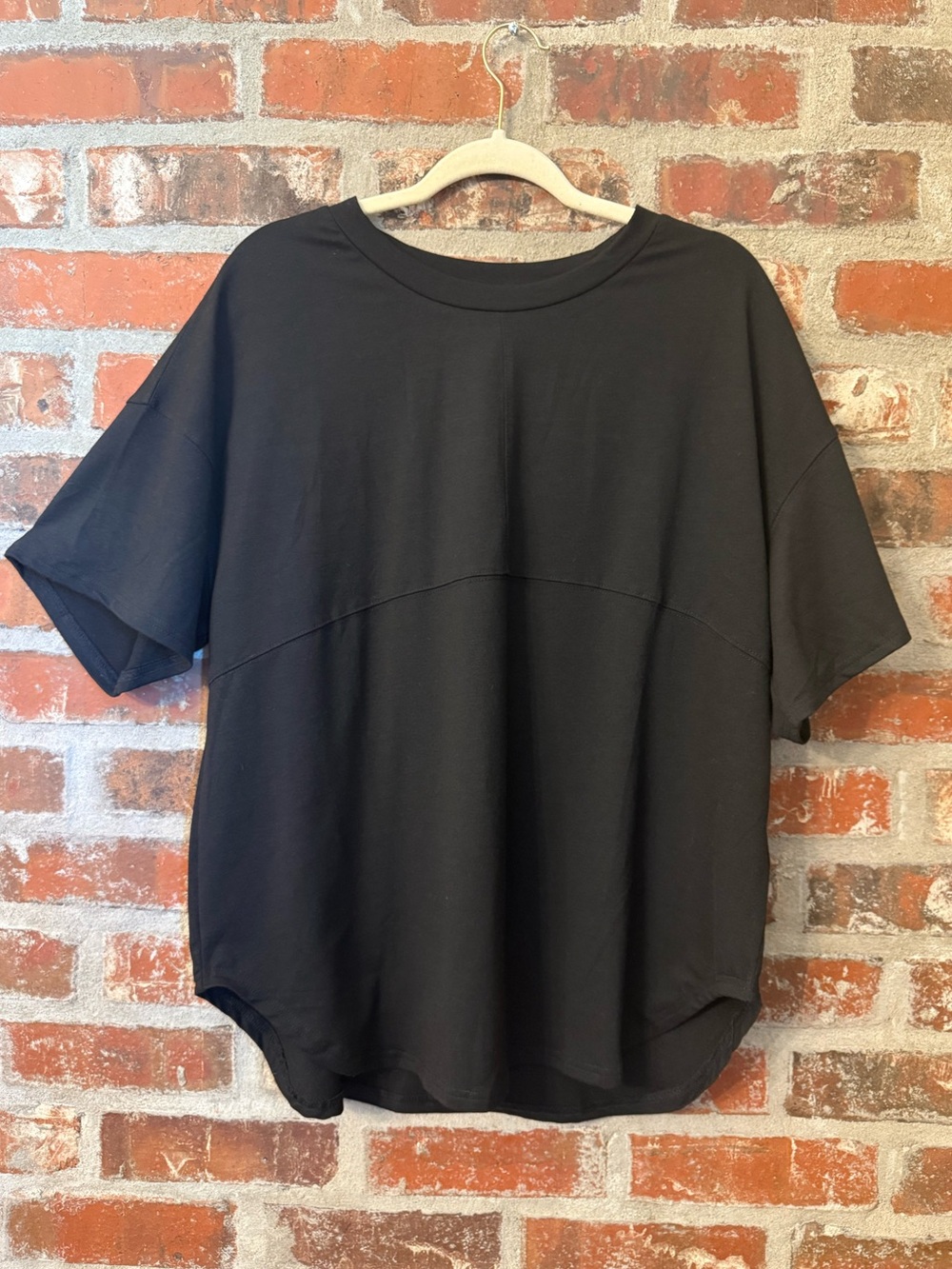 T175 -Relaxed Dressier Black Women’s Short Sleeve Top